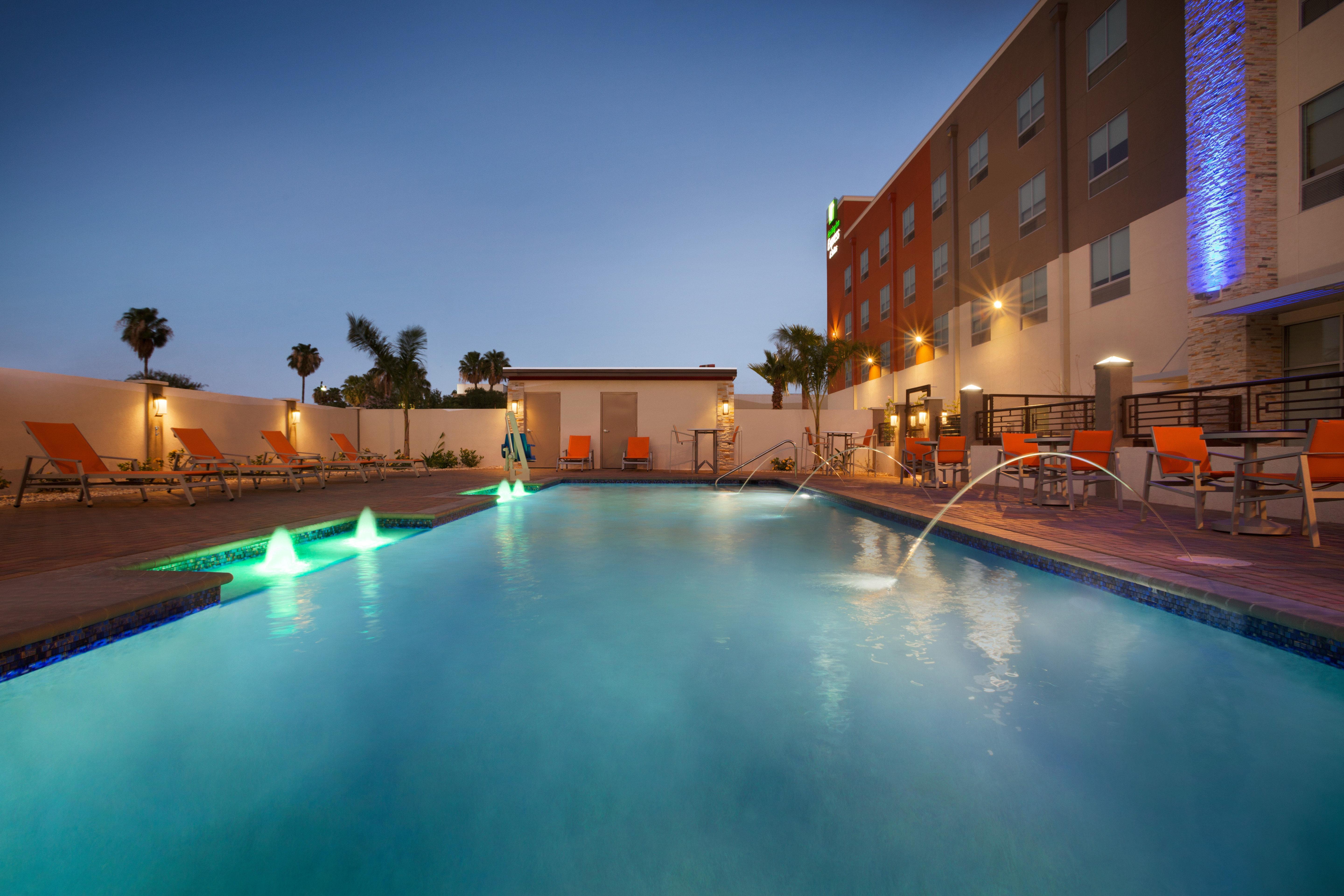 Holiday Inn Express & Suites - Mcallen - Medical Center Area By Ihg Екстер'єр фото